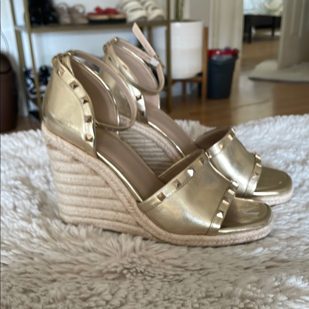 Mix No. 6 Gold Wedge Shoes with Metallic Finish